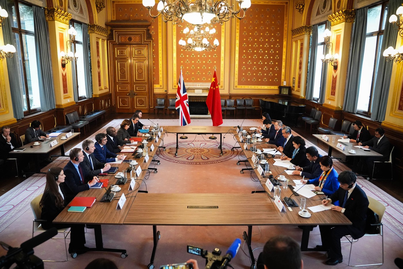 China amenință Marea Britanie cu represalii: Londra ia în calcul sancționarea serviciilor sale de securitate (The Guardian)