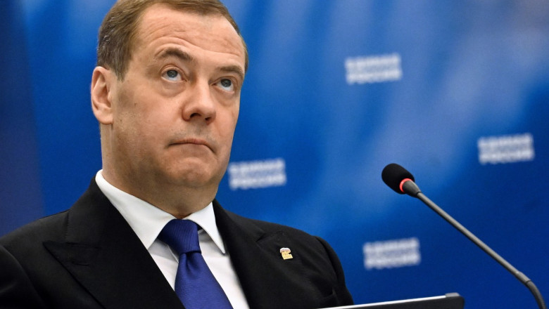 Teoriile halucinante ale lui Medvedev privind dronele care au perturbat spațiul aerian din Europa: Cârtițele noastre așteaptă o comandă
